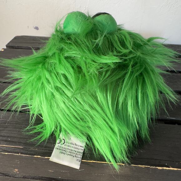 Living Puppets - JJ The 9-Inch Green Friendly Monster, Plush Hand Puppet - Picture 6 of 7